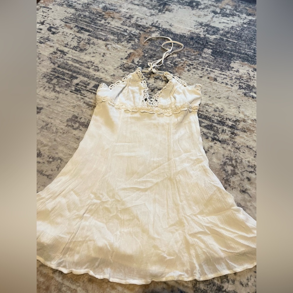 Medium white dress